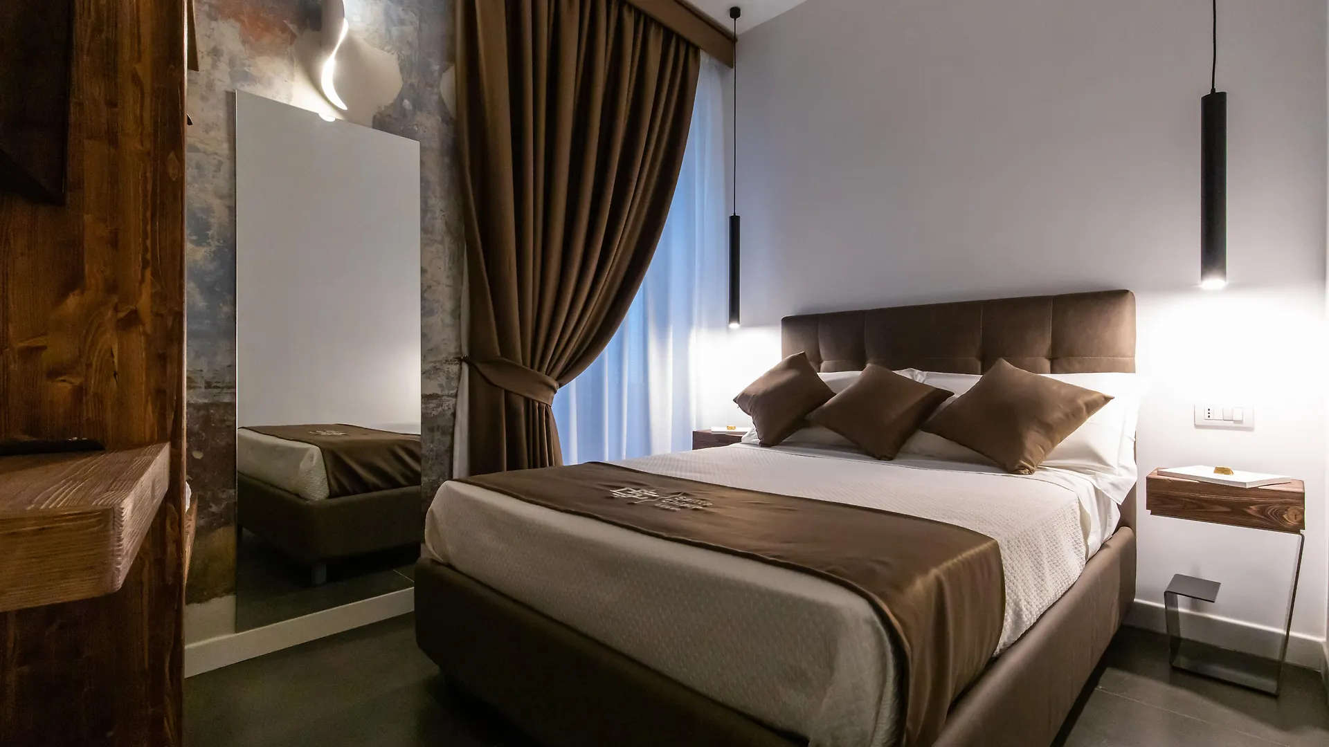 Santa Chiara Inn Naples Bed & Breakfast