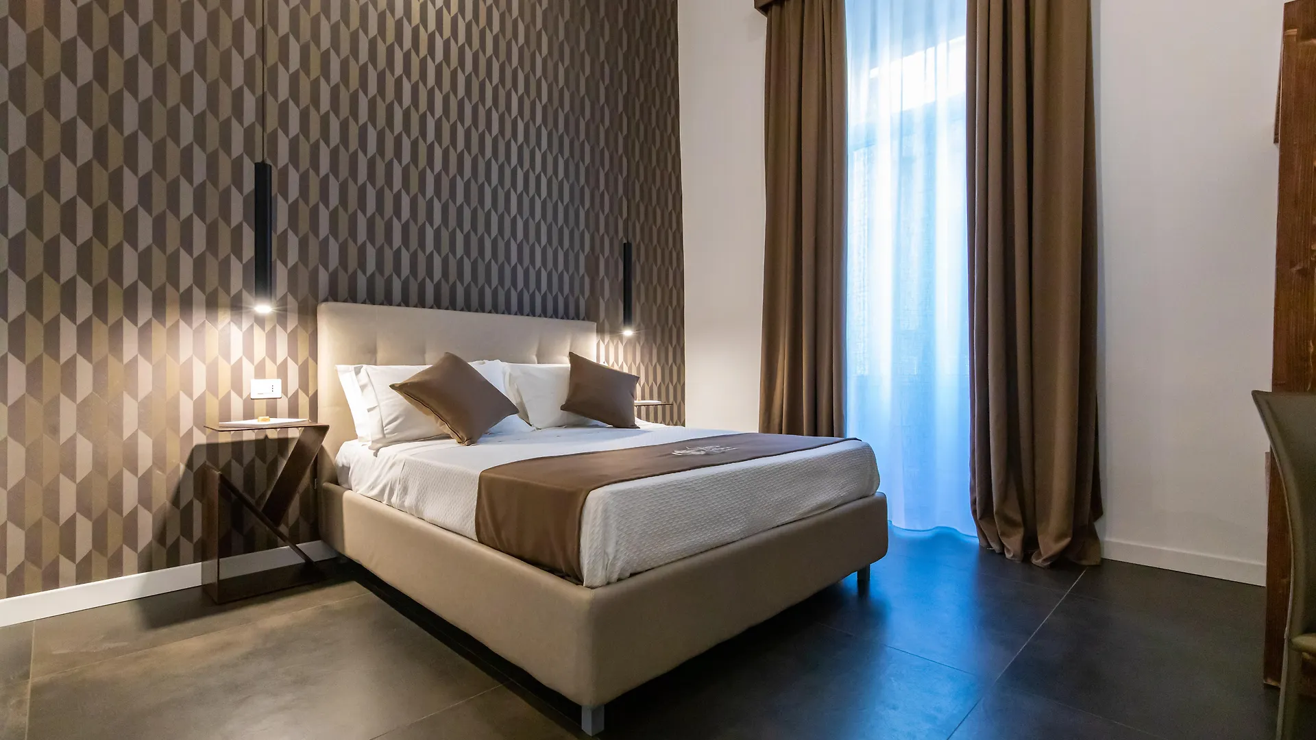 Santa Chiara Inn Naples 4*,