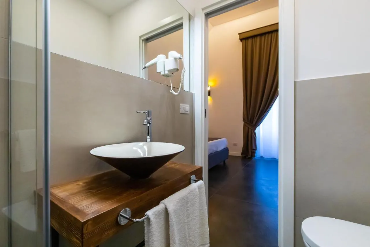 Santa Chiara Inn Naples 4*,