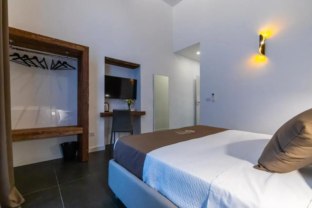 Santa Chiara Inn Naples Bed & Breakfast